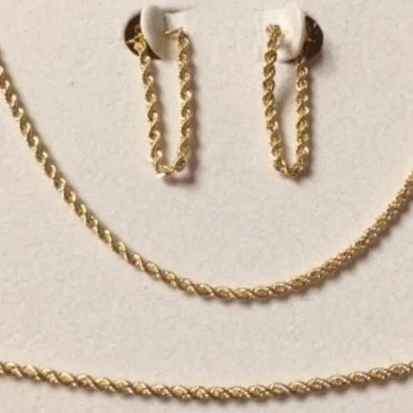 COPY - Beautiful 10KT, 1.7mm Gold Rope Chain Set (Chain, Earrings & Bracelet) - Picture 3 of 16